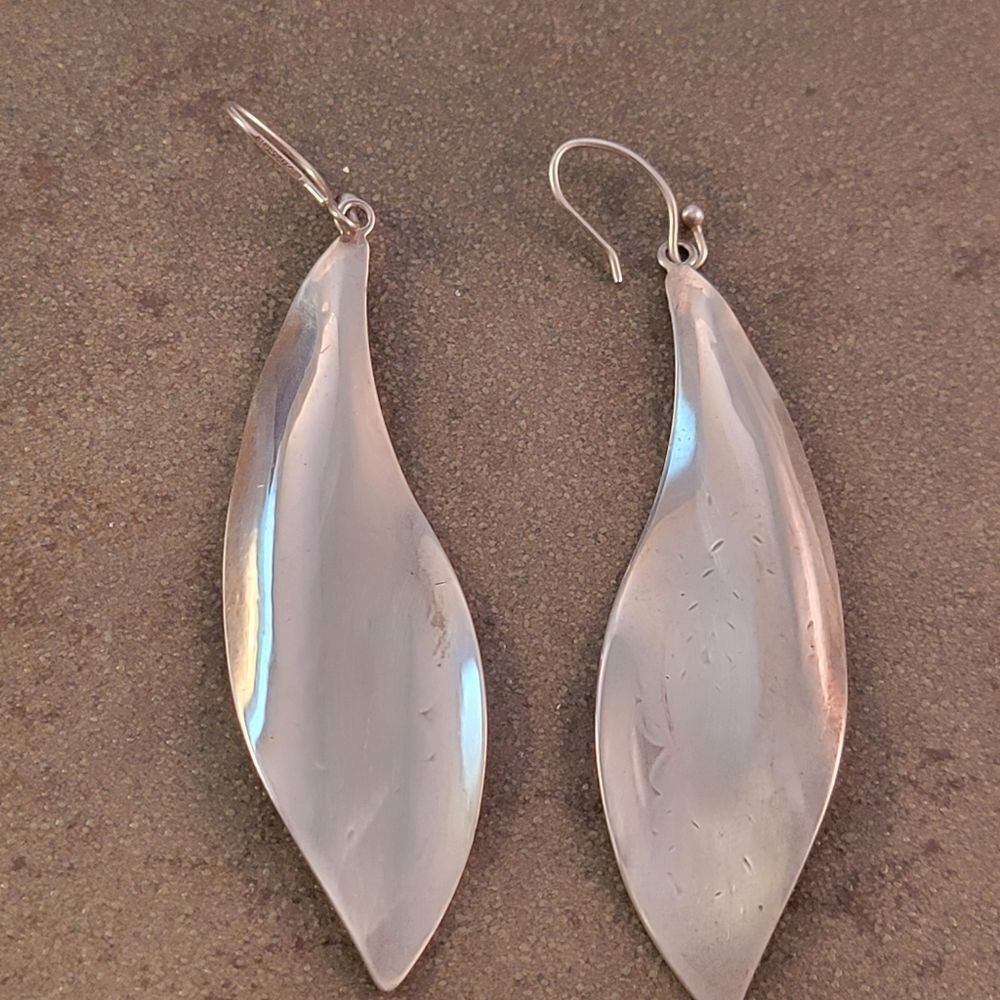 Silpada Sterling Stamped Etched Floral Freestyle Long Drop Earrings - Picture 7 of 8